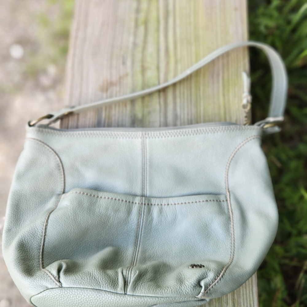 Elegant Light Blue Leather Shoulder Bag